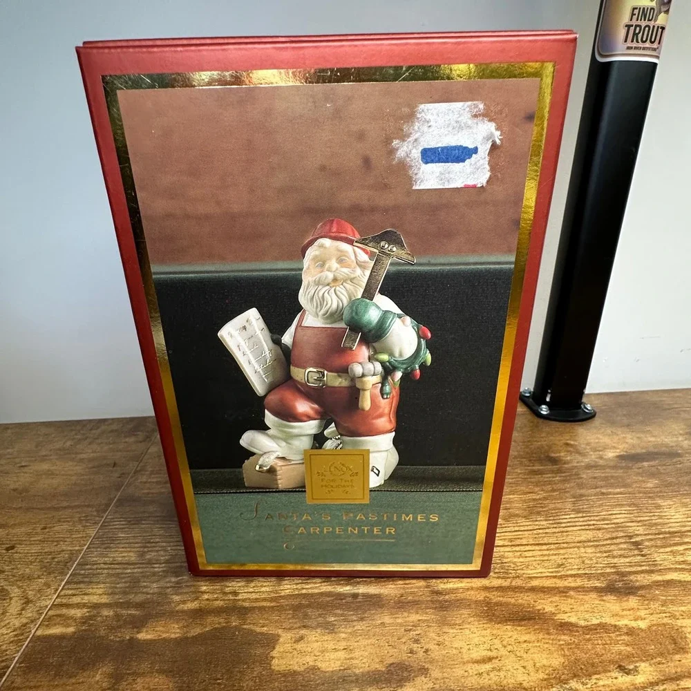 Lenox For The Holidays Santa's Caretaker Porcelain‎ Figurine Honey Do List Box